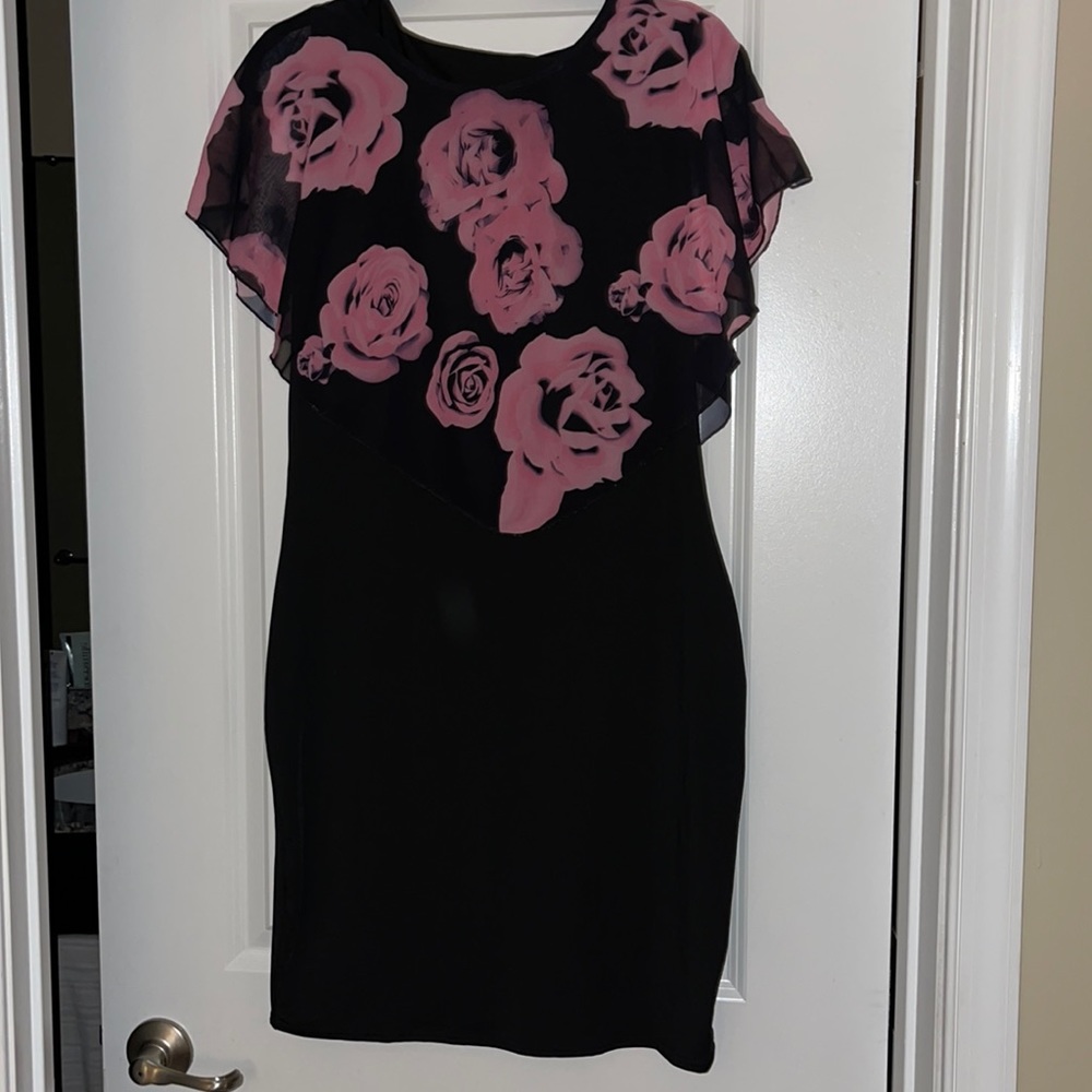 Women’s Elegant Rose Overlay Capelet Dress !! - Picture 12 of 12